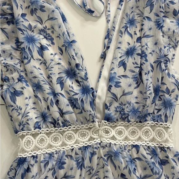 ✨ Don’t Miss Out! Lulus Blue Floral Open-Back Dress – X
Midi Dress - Picture 6 of 8